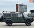 Зелений Ленд Ровер Дефендер, об'ємом двигуна 2.4 л та пробігом 307 тис. км за 24999 $, фото 1 на Automoto.ua