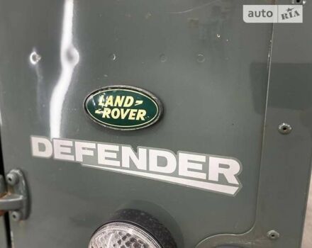 Зеленый Ленд Ровер Дефендер, объемом двигателя 2.4 л и пробегом 270 тыс. км за 23900 $, фото 8 на Automoto.ua