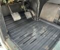 Зеленый Ленд Ровер Дефендер, объемом двигателя 2.4 л и пробегом 270 тыс. км за 21999 $, фото 22 на Automoto.ua