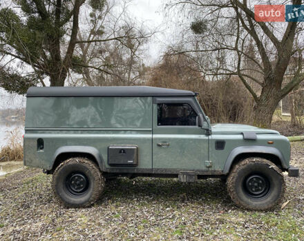 Зелений Ленд Ровер Дефендер, об'ємом двигуна 2.4 л та пробігом 150 тис. км за 25000 $, фото 8 на Automoto.ua