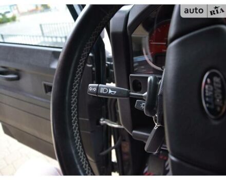 Зелений Ленд Ровер Дефендер, об'ємом двигуна 2.2 л та пробігом 105 тис. км за 45000 $, фото 8 на Automoto.ua