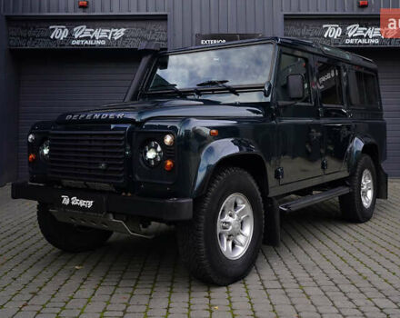 Зелений Ленд Ровер Дефендер, об'ємом двигуна 2.2 л та пробігом 98 тис. км за 87000 $, фото 4 на Automoto.ua