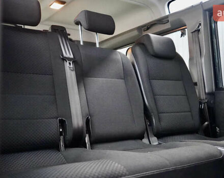 Зелений Ленд Ровер Дефендер, об'ємом двигуна 2.2 л та пробігом 98 тис. км за 87000 $, фото 21 на Automoto.ua