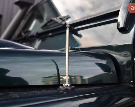 Зелений Ленд Ровер Дефендер, об'ємом двигуна 2.2 л та пробігом 98 тис. км за 87000 $, фото 5 на Automoto.ua