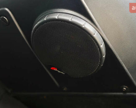 Зелений Ленд Ровер Дефендер, об'ємом двигуна 2.2 л та пробігом 98 тис. км за 87000 $, фото 22 на Automoto.ua