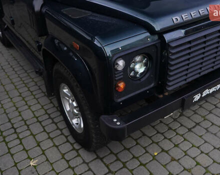 Зелений Ленд Ровер Дефендер, об'ємом двигуна 2.2 л та пробігом 98 тис. км за 87000 $, фото 8 на Automoto.ua