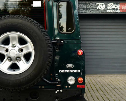 Зелений Ленд Ровер Дефендер, об'ємом двигуна 2.2 л та пробігом 98 тис. км за 87000 $, фото 43 на Automoto.ua
