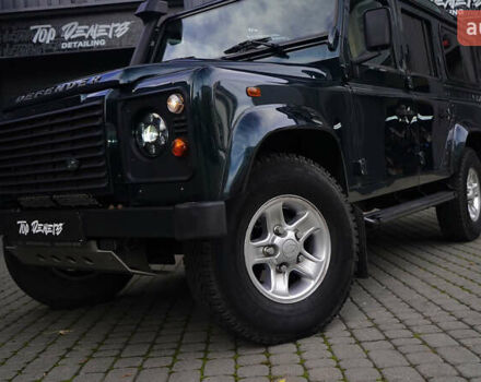 Зелений Ленд Ровер Дефендер, об'ємом двигуна 2.2 л та пробігом 98 тис. км за 87000 $, фото 2 на Automoto.ua