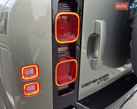 Зеленый Ленд Ровер Дефендер, объемом двигателя 2 л и пробегом 77 тыс. км за 52000 $, фото 27 на Automoto.ua