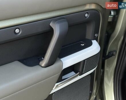 Зеленый Ленд Ровер Дефендер, объемом двигателя 3 л и пробегом 156 тыс. км за 62900 $, фото 26 на Automoto.ua