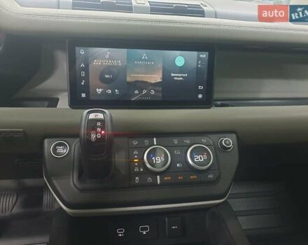 Зелений Ленд Ровер Дефендер, об'ємом двигуна 2 л та пробігом 126 тис. км за 48000 $, фото 7 на Automoto.ua