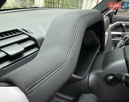 Зеленый Ленд Ровер Дефендер, объемом двигателя 2 л и пробегом 77 тыс. км за 52000 $, фото 47 на Automoto.ua