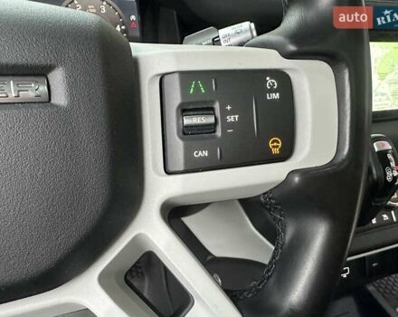 Зеленый Ленд Ровер Дефендер, объемом двигателя 2 л и пробегом 77 тыс. км за 52000 $, фото 44 на Automoto.ua