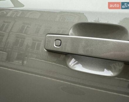 Зеленый Ленд Ровер Дефендер, объемом двигателя 2 л и пробегом 77 тыс. км за 52000 $, фото 24 на Automoto.ua