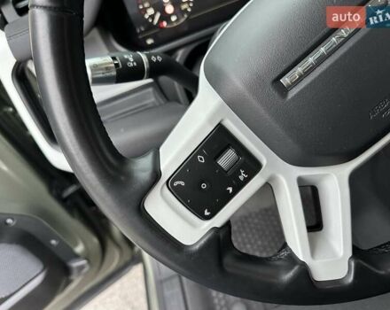 Зеленый Ленд Ровер Дефендер, объемом двигателя 2 л и пробегом 77 тыс. км за 52000 $, фото 42 на Automoto.ua