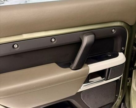 Зеленый Ленд Ровер Дефендер, объемом двигателя 2 л и пробегом 164 тыс. км за 49900 $, фото 38 на Automoto.ua