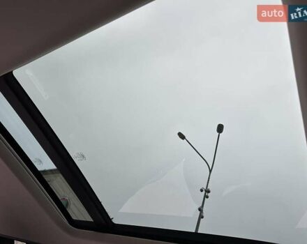 Зеленый Ленд Ровер Дефендер, объемом двигателя 2 л и пробегом 77 тыс. км за 52000 $, фото 73 на Automoto.ua