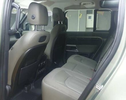 Зелений Ленд Ровер Дефендер, об'ємом двигуна 2 л та пробігом 126 тис. км за 48000 $, фото 10 на Automoto.ua