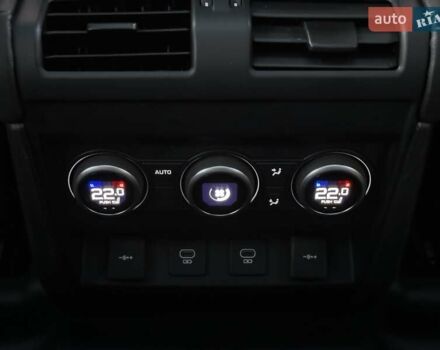 Зеленый Ленд Ровер Дефендер, объемом двигателя 3 л и пробегом 156 тыс. км за 62900 $, фото 29 на Automoto.ua