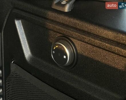 Зеленый Ленд Ровер Дефендер, объемом двигателя 3 л и пробегом 156 тыс. км за 62900 $, фото 21 на Automoto.ua