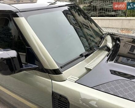 Зеленый Ленд Ровер Дефендер, объемом двигателя 2 л и пробегом 77 тыс. км за 52000 $, фото 34 на Automoto.ua