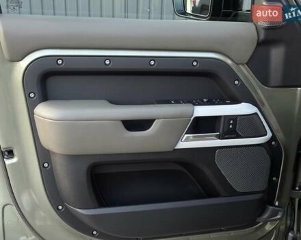 Зеленый Ленд Ровер Дефендер, объемом двигателя 3 л и пробегом 156 тыс. км за 62900 $, фото 35 на Automoto.ua