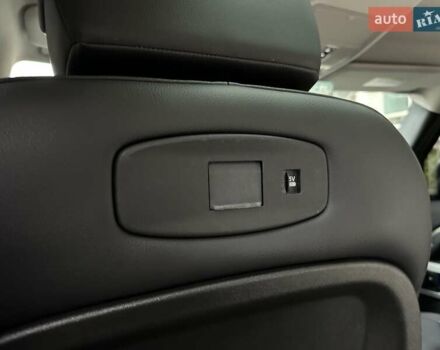 Зеленый Ленд Ровер Дефендер, объемом двигателя 2 л и пробегом 77 тыс. км за 52000 $, фото 87 на Automoto.ua