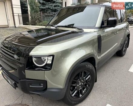 Зеленый Ленд Ровер Дефендер, объемом двигателя 2 л и пробегом 77 тыс. км за 52000 $, фото 5 на Automoto.ua