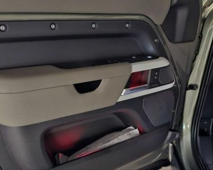 Зеленый Ленд Ровер Дефендер, объемом двигателя 3 л и пробегом 105 тыс. км за 65500 $, фото 57 на Automoto.ua