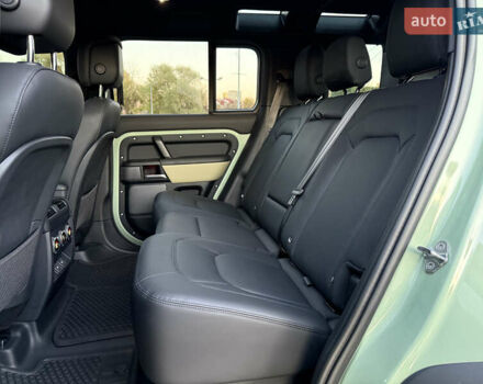 Зелений Ленд Ровер Дефендер, об'ємом двигуна 3 л та пробігом 30 тис. км за 119000 $, фото 16 на Automoto.ua