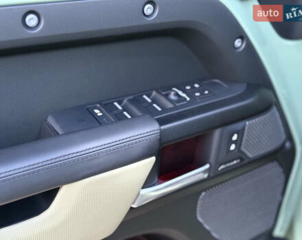 Зелений Ленд Ровер Дефендер, об'ємом двигуна 3 л та пробігом 30 тис. км за 119000 $, фото 23 на Automoto.ua