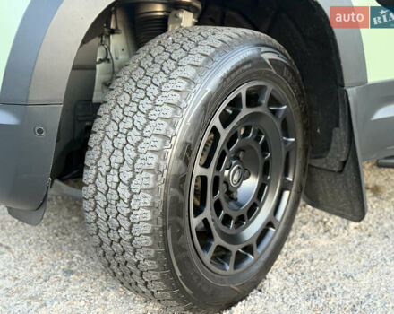 Зелений Ленд Ровер Дефендер, об'ємом двигуна 3 л та пробігом 30 тис. км за 119000 $, фото 13 на Automoto.ua