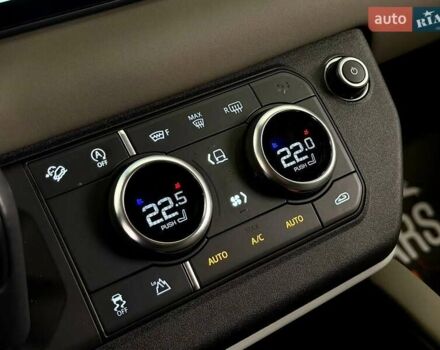 Зеленый Ленд Ровер Дефендер, объемом двигателя 3 л и пробегом 7 тыс. км за 82990 $, фото 49 на Automoto.ua