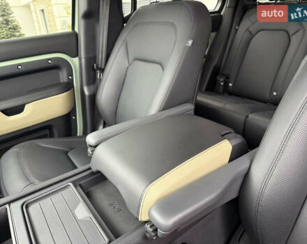 Зеленый Ленд Ровер Дефендер, объемом двигателя 3 л и пробегом 30 тыс. км за 124000 $, фото 19 на Automoto.ua