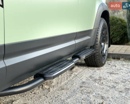 Зелений Ленд Ровер Дефендер, об'ємом двигуна 3 л та пробігом 30 тис. км за 119000 $, фото 14 на Automoto.ua