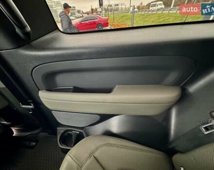 Зеленый Ленд Ровер Дефендер, объемом двигателя 3 л и пробегом 6 тыс. км за 79999 $, фото 18 на Automoto.ua