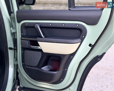 Зелений Ленд Ровер Дефендер, об'ємом двигуна 3 л та пробігом 30 тис. км за 119000 $, фото 28 на Automoto.ua