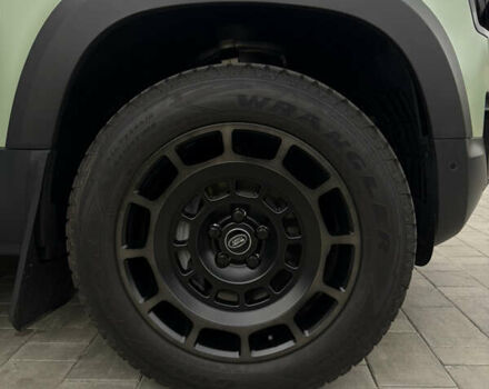 Зеленый Ленд Ровер Дефендер, объемом двигателя 3 л и пробегом 30 тыс. км за 124000 $, фото 8 на Automoto.ua