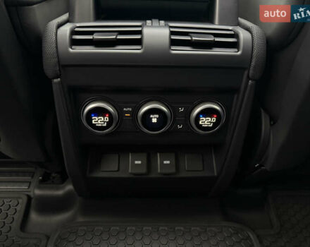 Зеленый Ленд Ровер Дефендер, объемом двигателя 3 л и пробегом 30 тыс. км за 124000 $, фото 24 на Automoto.ua