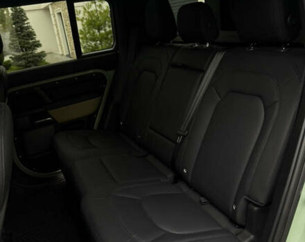 Зеленый Ленд Ровер Дефендер, объемом двигателя 3 л и пробегом 30 тыс. км за 124000 $, фото 13 на Automoto.ua