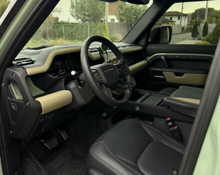 Зеленый Ленд Ровер Дефендер, объемом двигателя 3 л и пробегом 30 тыс. км за 124000 $, фото 15 на Automoto.ua