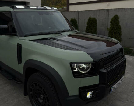 Зеленый Ленд Ровер Дефендер, объемом двигателя 3 л и пробегом 30 тыс. км за 124000 $, фото 3 на Automoto.ua