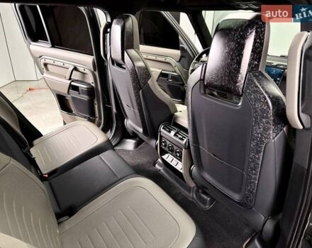 Зелений Ленд Ровер Дефендер, об'ємом двигуна 4.39 л та пробігом 3 тис. км за 255000 $, фото 58 на Automoto.ua