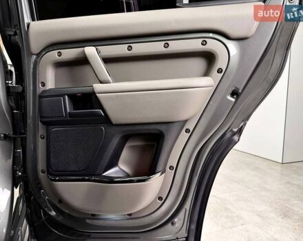 Зелений Ленд Ровер Дефендер, об'ємом двигуна 4.39 л та пробігом 3 тис. км за 255000 $, фото 55 на Automoto.ua