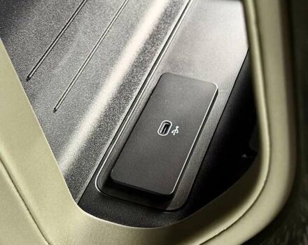 Зелений Ленд Ровер Дефендер, об'ємом двигуна 4.39 л та пробігом 3 тис. км за 255000 $, фото 46 на Automoto.ua