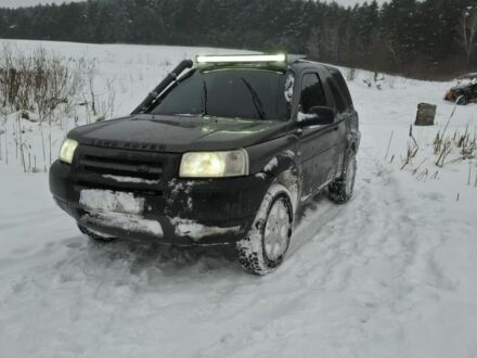 Зеленый Ленд Ровер Дефендер, объемом двигателя 2 л и пробегом 260 тыс. км за 2800 $, фото 1 на Automoto.ua