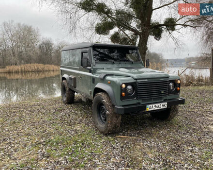 Зеленый Ленд Ровер Дефендер, объемом двигателя 2.4 л и пробегом 150 тыс. км за 25000 $, фото 1 на Automoto.ua