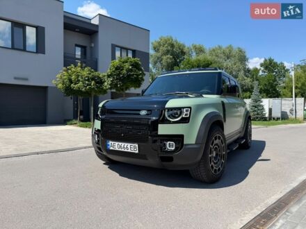 Зелений Ленд Ровер Дефендер, об'ємом двигуна 3 л та пробігом 45 тис. км за 105000 $, фото 1 на Automoto.ua