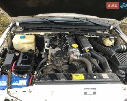 Белый Ленд Ровер Дискавери, объемом двигателя 2.5 л и пробегом 333 тыс. км за 6900 $, фото 8 на Automoto.ua