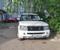 Білий Ленд Ровер Діскавері, об'ємом двигуна 4.4 л та пробігом 300 тис. км за 10000 $, фото 1 на Automoto.ua